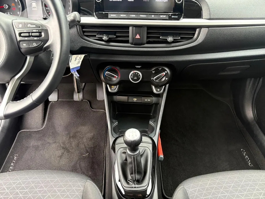 Kia Picanto 1.0 DPi DynamicLine | Airco | Cruise control | Camera | Apple Carplay / Android Auto | Elektrische ramen voor en achter | Lichtmetalen Velgen |