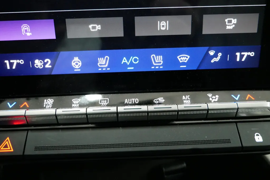 Renault Espace E-Tech full hybrid 200 iconic 7p. Pack Light & Sound | Pack Vision| Trekhaak| Rijdende demonstratie auto | Vraag naar de actuele kilometerstand
