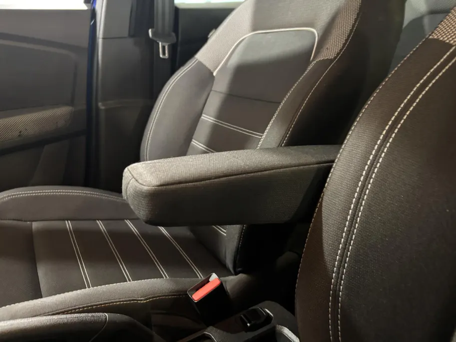 Dacia Sandero 90PK TCe Comfort | Apple CarPlay/Android Auto | Airco | Cruise Control | Full LED | Armsteun | Elektrische Ramen & Spiegels | Licht & Regen Sensor |