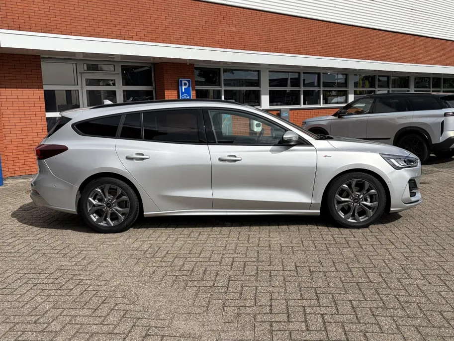 Ford Focus Wagon 1.0 EcoBoost Hybrid ST Line Winterpakket!