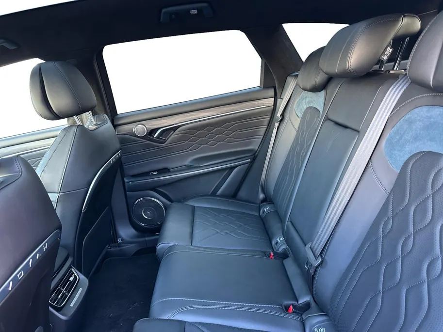 Voyah Free Flagship Edition 4WD 106 kWh |Full Option|500 km rijbereik|Luchtvering|Stoelkoeling, -verwarming en -massage|Uit voorraad leverbaar|Blackline exterieur & interieur|