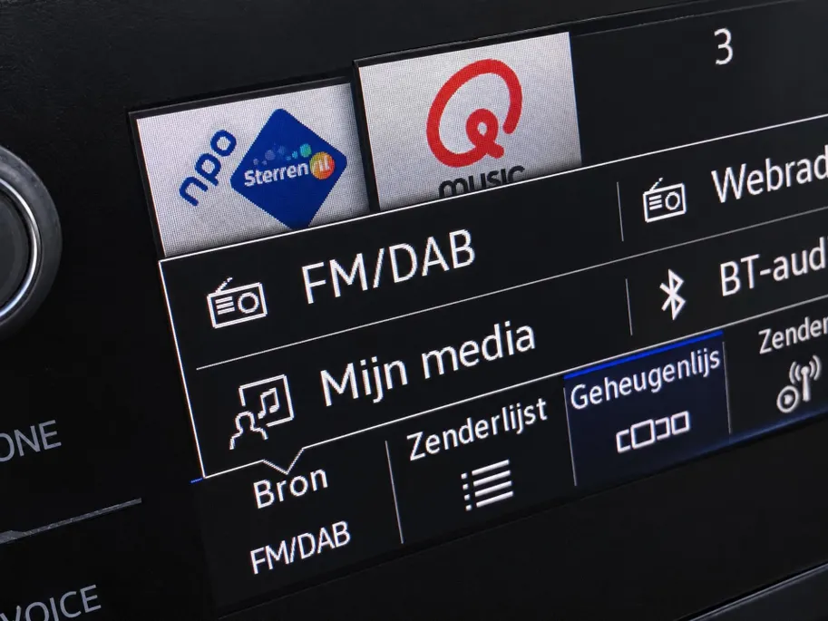 Volkswagen T-Cross 1.0TSI/116PK R-Line · Apple/Android Car Play · Camera + Parkeersensoren · Dodehoeksensor · Garantie t/m 24-02-2028