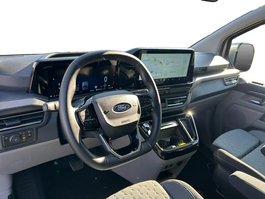 Ford Transit Custom Tourneo 340 2.5 PHEV L1H1 Titanium | EXCL. BTW INCL BPM! Elek. Trekhaak | 2300KG Trekgewicht | Stoel/Stuur/Voorruitverwarming | Cruise Control | Parkeer Camera | 8 zitplaatsen |