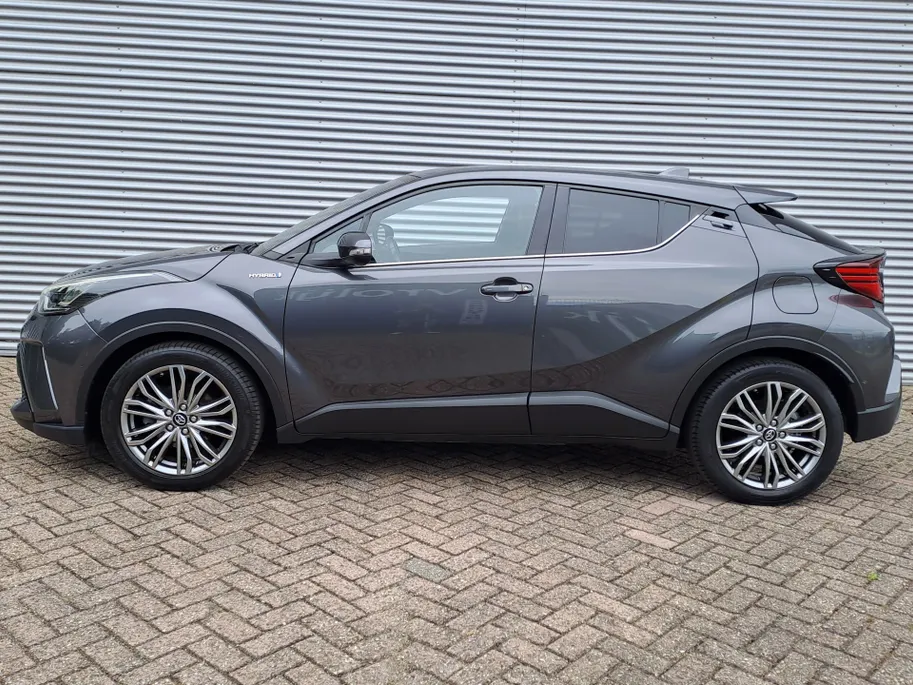 Toyota C-HR 2.0 Hybrid Executive | Automaat | Cruise control adaptief | JBL | Camera | Navigatiesysteem full map | Apple Carplay/Android Auto | LM Velgen