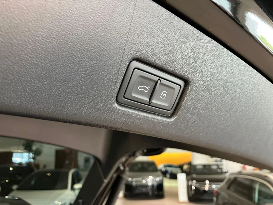 Audi Q4 Sportback e-tron 40 Advanced 150kW/204PK 82 kWh · Panoramadak · Trekhaak · Stoelverwarming · Apple/Android Car Play