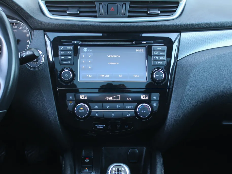 Nissan QASHQAI 1.2 Tekna | Trekhaak | 360 Camera | Pano dak | Stoel-/voorruitverwarming | Dodehoek detectie | Elek. stoelverstelling | Clima | 19' LM | 1e eigenaar |