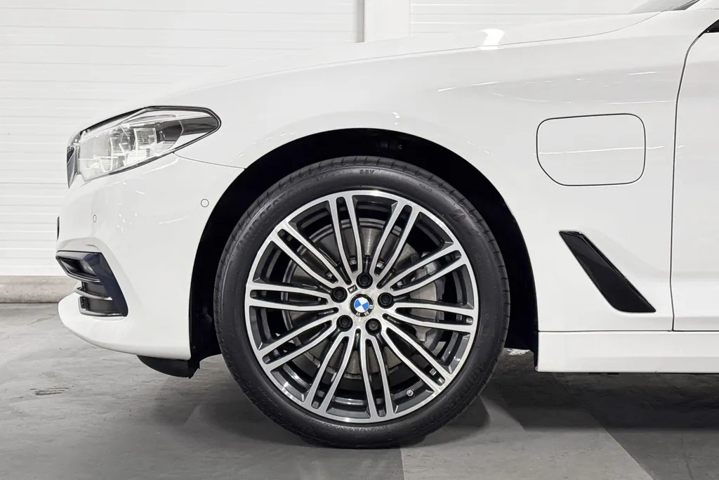 BMW 5 Serie Sedan 530e iPerformance High Executive