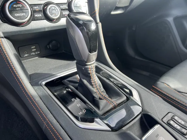 Subaru XV 2.0i e-BOXER Premium Automaat | Apple Carplay & Android Auto | Elek. Schuif/Kantel Dak | Climate Control | Lichtmetalen Velgen