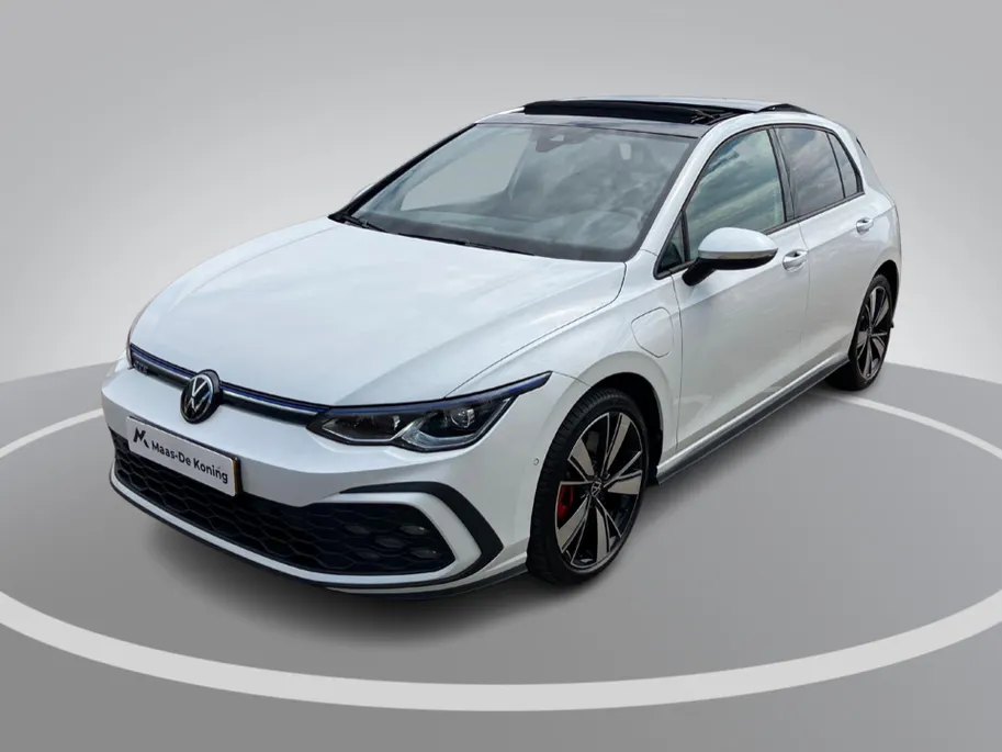 Volkswagen Golf 1.4eHybrid 180kW/245PK GTE · Panoramadak · Navigatie · Apple/Android Car Play