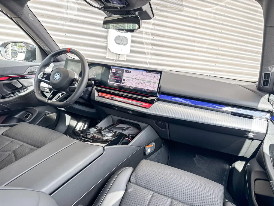 BMW i5 M60 xDrive 84 kWh