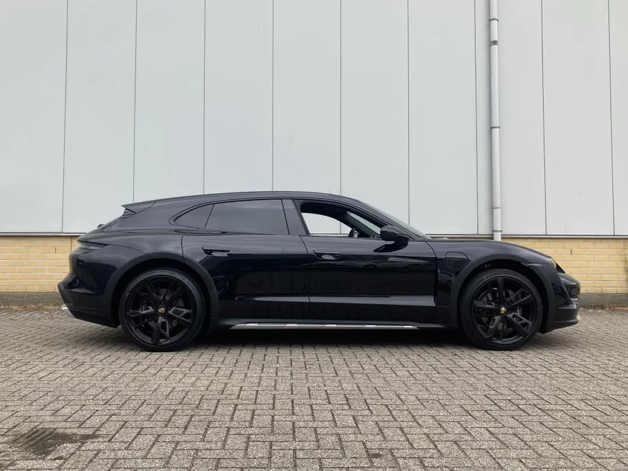 Porsche Taycan Cross Turismo 4 93 kWh sport chrono - panoramadak -stoelenpakket -stoelverwarming -luchtvering