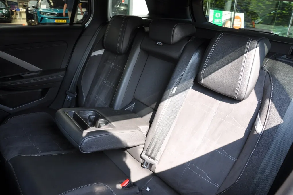 Opel Astra Sports Tourer 1.2 Turbo GS 19 inch Comfort Pakket Pano dak