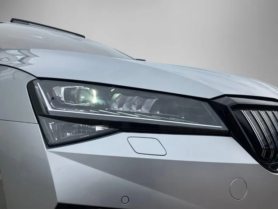 Škoda Superb Combi 1.4TSI 160kW/218PK iV Sportline DSG · Panoramadak · Trekhaak · 360°Camera + Parkeersensoren · Apple/Android Car Play ·