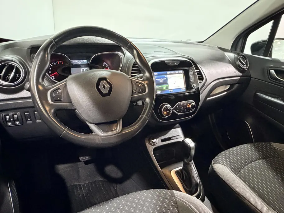 Renault Captur 120PK TCe Intens Automaat | Trekhaak | Navi | LM Velgen Hoogglans Zwart | Camera | Parkeersensoren | Full LED | Climate Control | Cruise Control | Keyless Entry | Elektrische Ramen & Spiegels | Licht & Regen Sensor |