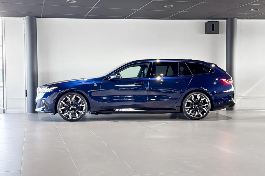 BMW i5 Touring xDrive40