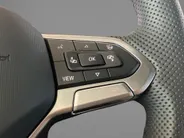 Volkswagen Golf 1.5eTSI/150PK R-Line DSG · Navigatie · Harman/Kardon sound · Camera · Apple/Android Car Play · Garantie t/m 05-10-2030 of 100000km.