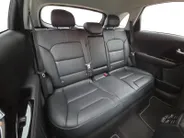 Kia Niro 1.6i Hybrid DynamicPlusLine Dealer onderhouden | Trekhaak | Stoel/stuurverwarming | Dodehoek detectie | Leder | Camera | Carplay & Android | Cruise Control Adaptief | Fabrieksgarantie t/m 23-9-2027 | NAP