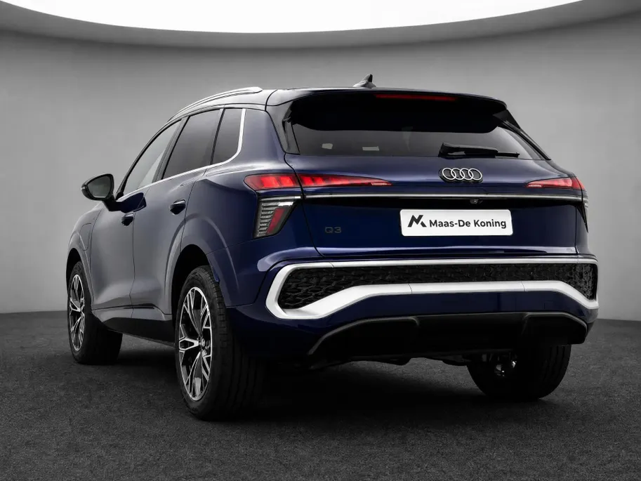 Audi Q3 1.5 TFSI e-hybrid S edition 272 PK · Techniekpakket plus · Privacy glas · S line interieur met sportst.