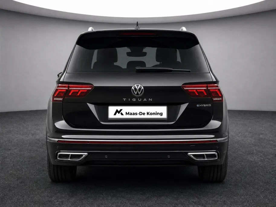 Volkswagen Tiguan 1.4 TSI eHybrid R-Line Business+ · Panoramadak · Trekhaak · 360°Camera · Stoelverwarming · Apple/Android Car Play · 20'' velgen ·