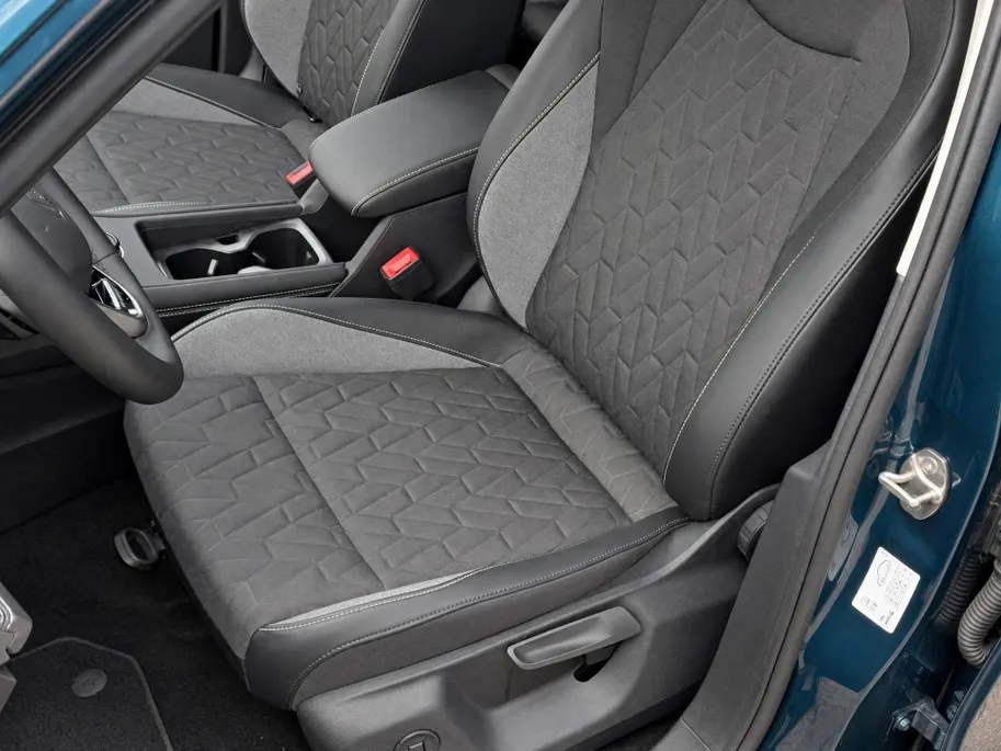 Volkswagen Tiguan 1.5 eHybrid 204pk DSG Life · 360 Camera · Wegklapbare Trekhaak · Dodehoek Detectie · Stoel-& Stuurverwarming · 17'' Inch · Garantie t/m 14-12-2030 of 100.000km
