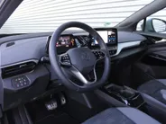 Volkswagen ID.4 Pure 52 kWh | Stuur- / Stoel- / Voorruit Verwarming | Clima | 19' LM | Cruise adapt. | PDC | Navi |