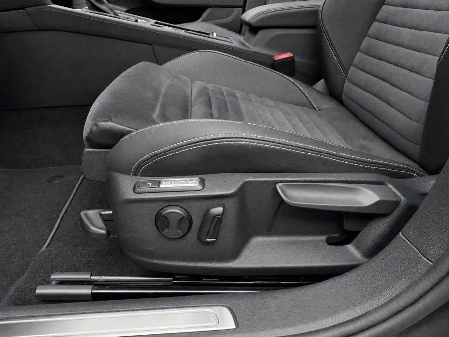 Volkswagen Passat Variant 1.4 TSI 218pk DSG PHEV GTE Business · Panoramadak · Camera · Apple/Android Car Play · Navigatie · Stoelverwarming · 18'' Inch ·