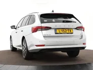Škoda Octavia Combi 1.4 TSI iV PHEV 204pk DSG Business Edition · Stuur- & Stoelverwarming · Apple/Android Car Play · Cruise Control · Elek. Achterklep · Draadloze Telefoonlader ·