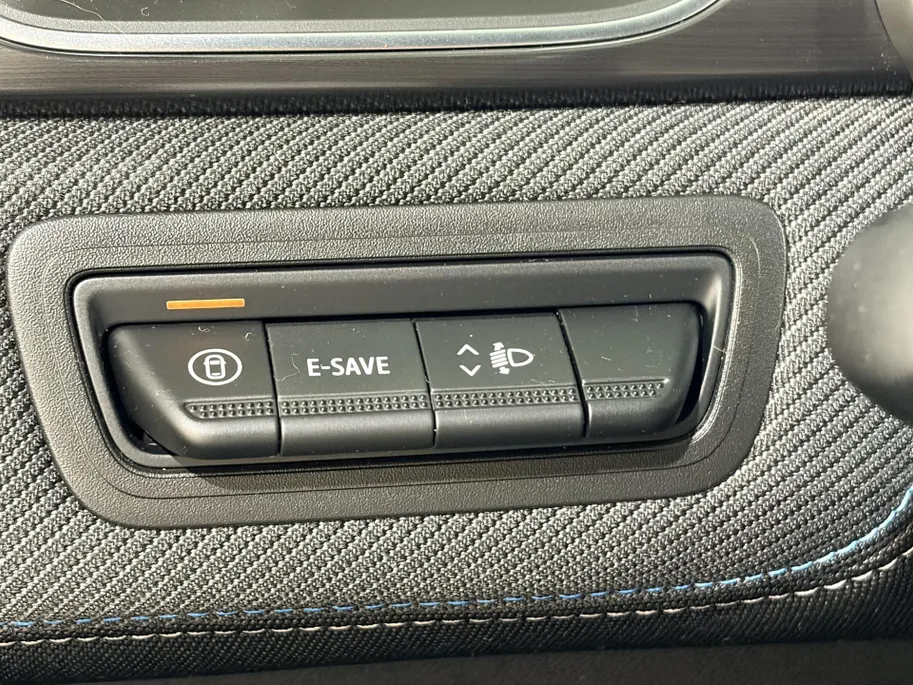 Renault Captur 145PK E-Tech Full Hybrid Esprit Alpine Automaat | Google Built-in | Climate Control | Stuurwielverwarming | Adaptive Cruise Control | Apple CarPlay/Android Auto | Lichtmetalen Velgen | Camera | Parkeersensoren |