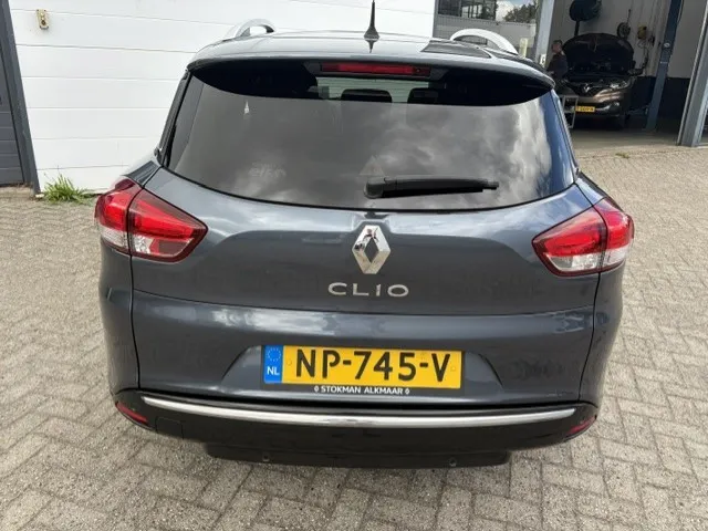 Renault Clio Estate 1.2 120 PK TCe Intens | 17 '' velgen | camera achter | stoelverwarming voor | ECC |