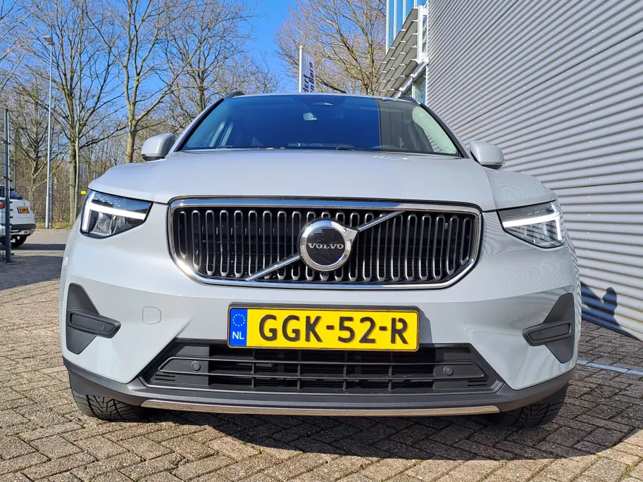 Volvo XC40 2.0 B3 Essential AUTOMAAT | Stuur/stoelverwarming | Adaptieve Cruise | Camera | Sensoren | Dode hoek | Apple Carplay/Android Auto