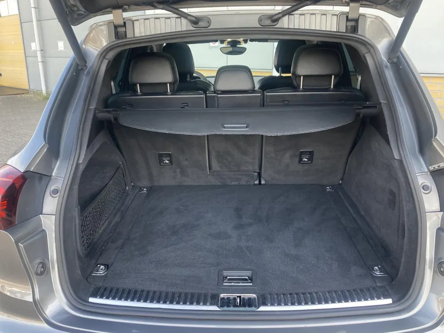 Porsche Cayenne 3.6 GTS 441 pk automaat Panoramadak - Alcantara Leder - Navigatie - Bose Audio - 21inch LM  - volledig onderhouden