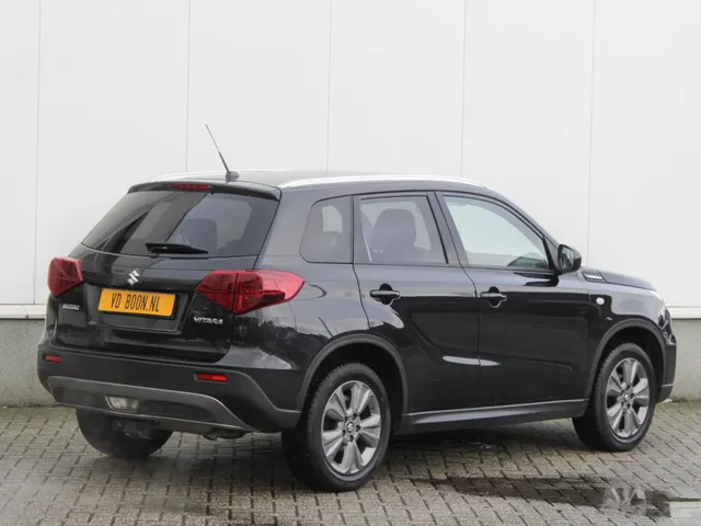 Suzuki Vitara 1.4 Boosterjet Select Hybrid Automaat | Navi | Camera | Trekhaak | Cruise | Lm-Velgen