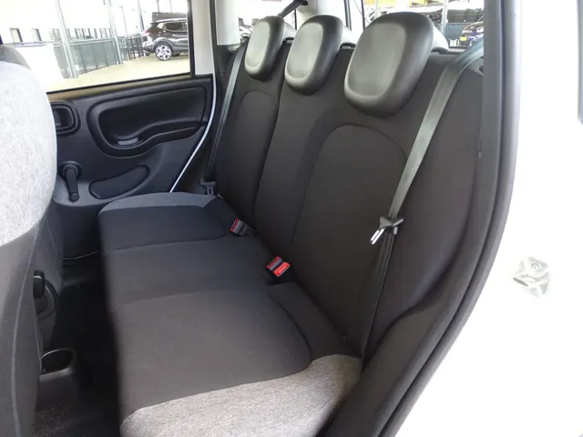 Fiat Panda 1.0 Hybride City Life 5 zits