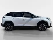 Peugeot 2008 1.2 PureTech Allure Pack *Navi+Camera*Climate Control*Stoelverwarming*LM.Velgen*1ste eigenaar!