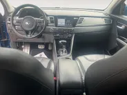 Kia Niro 1.6 GDi Hybrid ExecutiveLine | Compleet dealer onderhouden! | Elektrisch verstelbare stoelen incl. geheugenfunctie | Stoelverwarming- en koeling | JBL geluidsinstallatie | Dodehoekassistentie | Achteruitrijcamera | Navi | Climate control