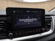 Kia Stonic 1.0 T-GDi MHEV DynamicPlusLine Dealer onderhouden | Trekhaak | Climate control | Navigatie |