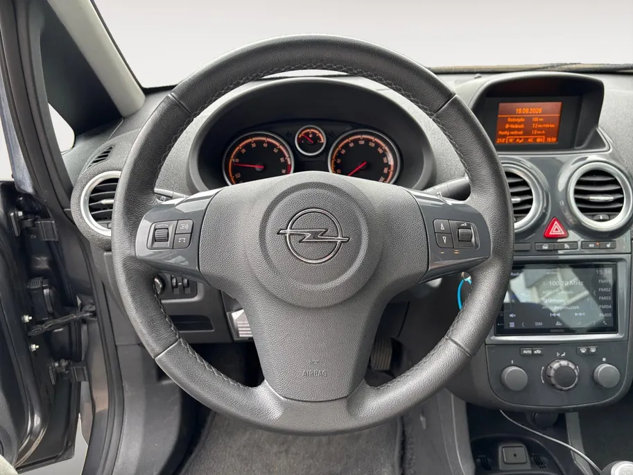 Opel Corsa 1.4-16V Cosmo | Cruise | Lichtmetaal | park sensoren |