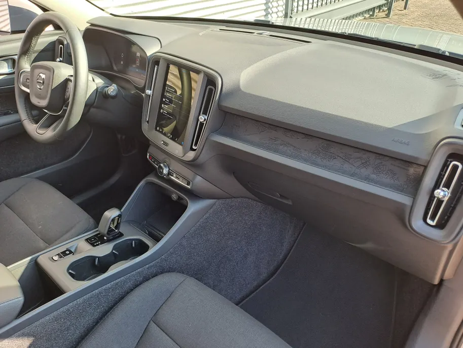 Volvo XC40 2.0 B3 Essential AUTOMAAT | Stuurverwarming | Stoelverwarming | Adaptieve Cruise | Apple Carplay/Android Auto