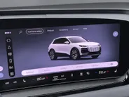 Audi Q6 e-tron S edition performance 100 kWh 306pk · Panoramadak · 360 Camera · Wegklapbare Trekhaak · Elek. Voorstoel · 21'' Inch · Garantie t/m 11-05-2031 of 100.000km