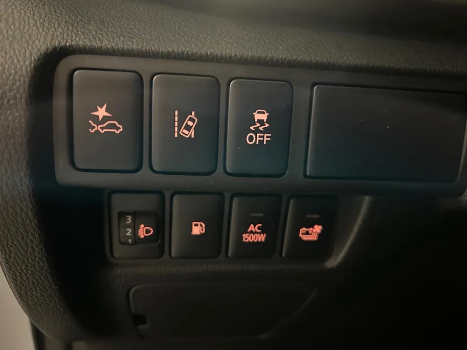 Mitsubishi Eclipse Cross 2.4 PHEV Prestige | All-Seasonbanden | Trekhaak + 13-Polige Stekker | Glazen schuif-/kanteldak |  Stoel- en stuurverwarming | Elektrisch verstelbare Voorstoelen   | Apple Carplay / Android Auto | Parkeersensoren Voor + Achter | Camera Achter | Cruise Cont