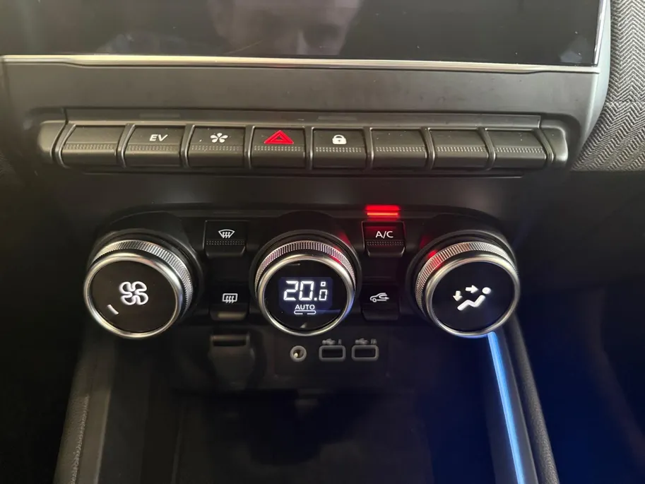 Renault Clio 1.6 E-Tech Full Hybrid 145 techno *Automaat*Navi+Camera*Parkeersensoren*Climate Control*Sportieve kleur!