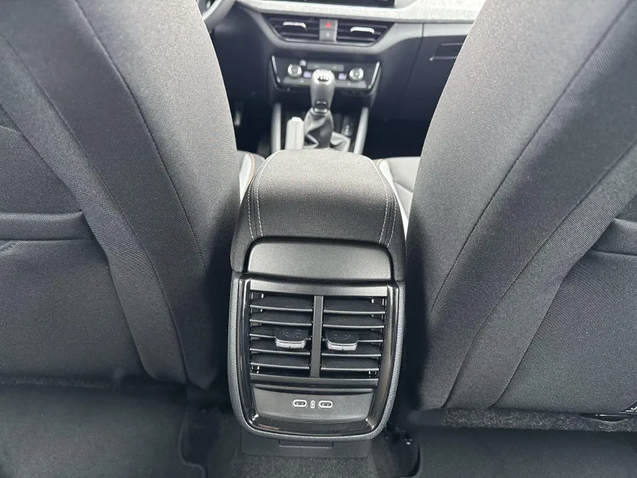 Škoda Kamiq Selection 1.0 TSI 85 kW / 115 PK SUV 6 versn. Hand | Privatelease €389,- | €1000,- INRUILPREMIE | UIT VOORRAAD LEVERBAAR!!