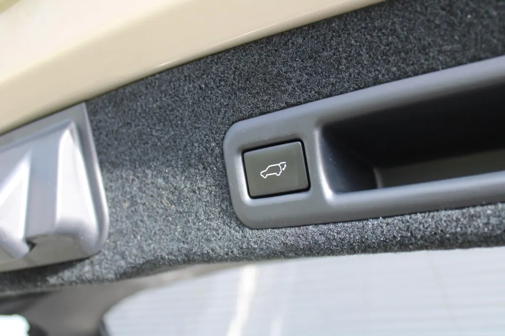 Lexus RX 450h 4WD Luxury Line | 20' LM | Navi | Camera | Leer | Schuif/kantel dak | Cruise adapt. | PDC | Stoelverwarming/ventilatie | HUD | Elek. stoelverstelling |