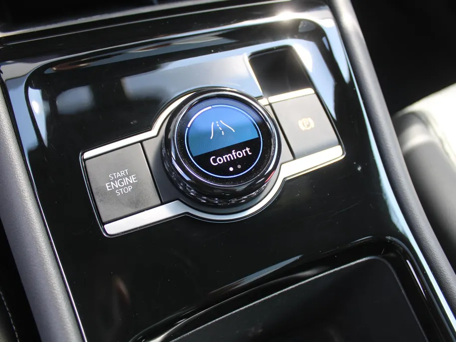 Volkswagen Tiguan 1.5 eHybrid R-Line Edition | Elek. trekhaak | Schuifdak | Stuur-/stoelverwarming + massage | Camera | 20' LM | HUD | LED | Dodehoek detectie | Nieuwstaat | BTW auto |