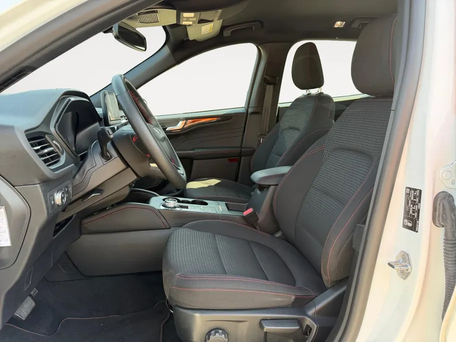 Ford Kuga 2.5 PHEV ST-Line | NL auto | 1500 kg trekgewicht | Automaat | Winter pack | Achteruitrijcamera | Parkeersensoren voor en achter | Cruise control | Apple carplay & Android auto | Bovag garantie |