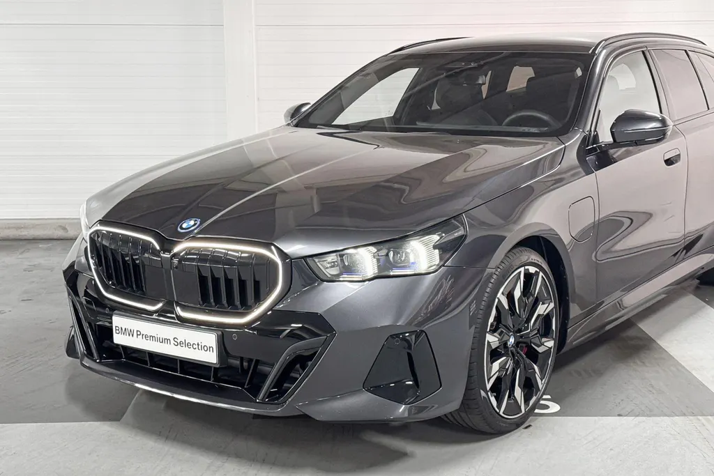 BMW 5 Serie Touring 550e xDrive