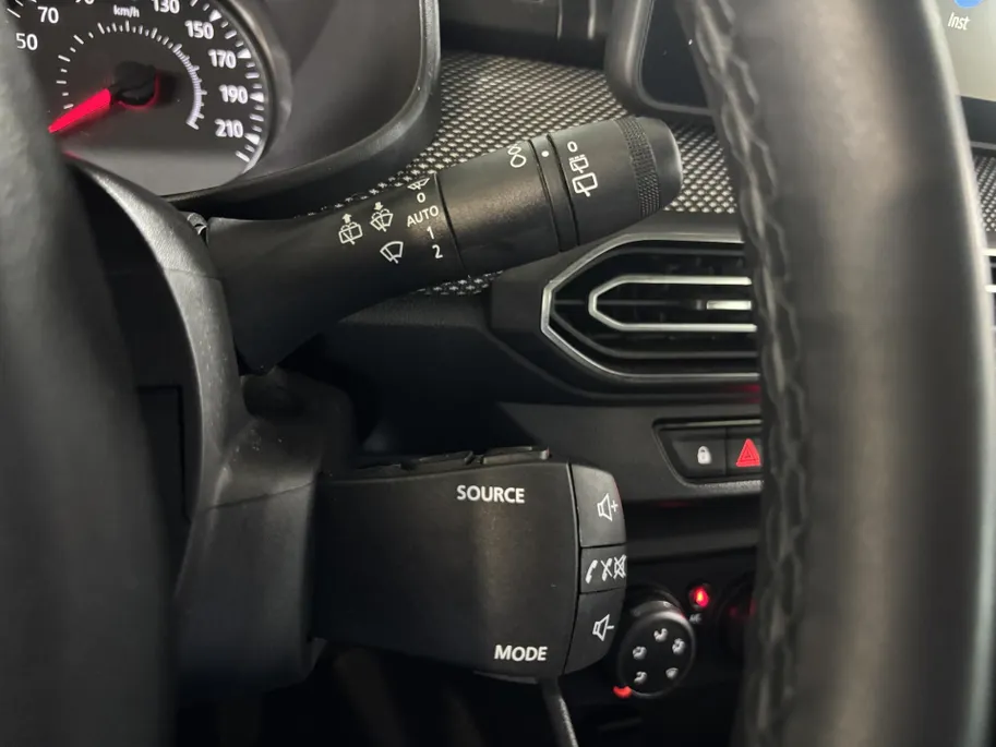 Dacia Sandero 100PK TCe Bi-Fuel Essential | 1e eigenaar | Trekhaak | Airco | Bluetooth | Parkeersensoren | Cruise Control | LED Koplampen | Camera | Lichtmetalen Velgen |