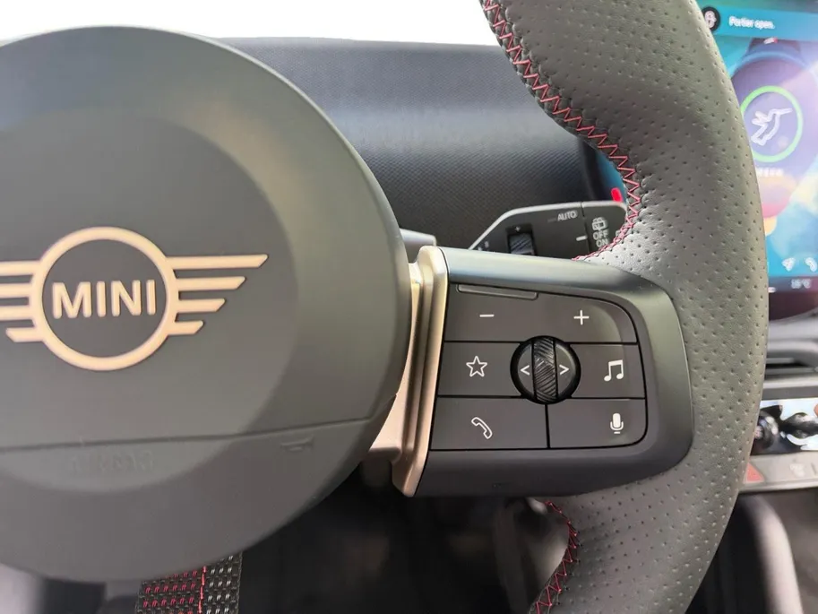 MINI 3-Deurs Cooper E John Cooper Works XL 40.7 kWh BOMVOL | Glassroof | Stoel + stuurverwarming | 360 Camera | Memory functie |