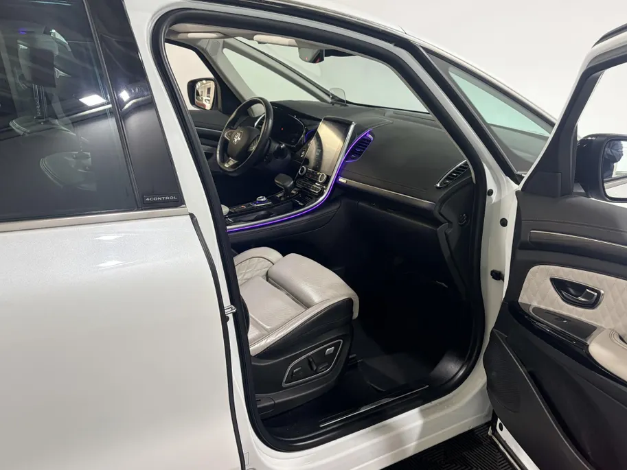 Renault Espace 225PK TCe Initiale Paris 7p. Automaat | 7 Zitplaatsen | Stoelverwarming | Schuif/Kantel Dak | Stoelverkoeling | Semi Elektrische Wegklapbare Trekhaak | Climate Control | Apple CarPlay/Android Auto | Head Up Display | Wit Leder | Camera | Parkeersensoren |
