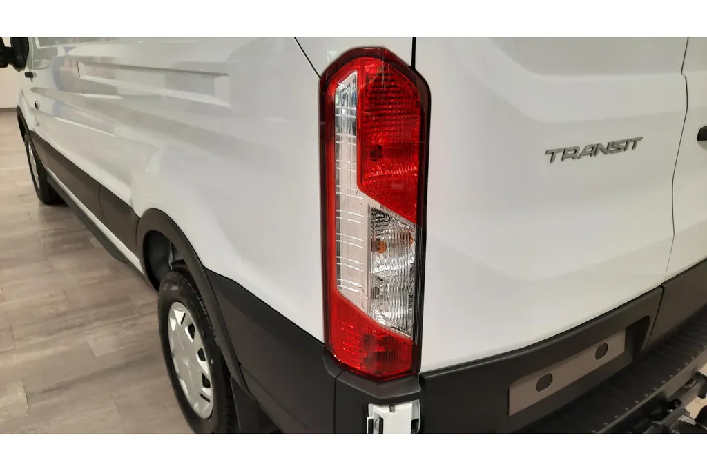 Ford Transit 350 2.0 TDCI L3H2 Trend 130PK Direct leverbaar! Met trekhaak.